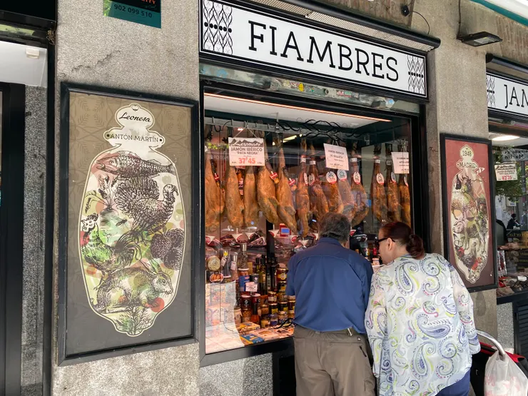 看看那伊比利火腿（帶不回家還是只能看看）