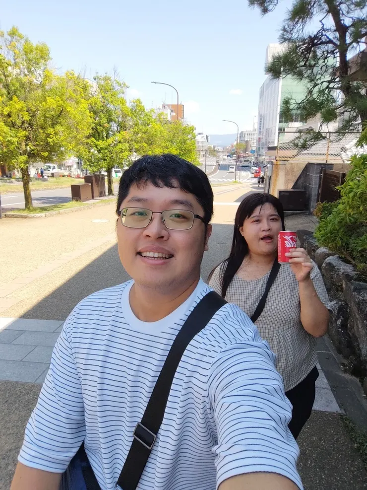 炎熱天氣，公園走去......
