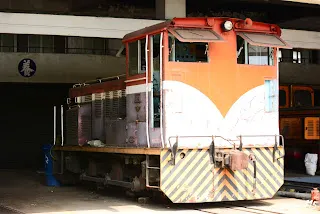 1067mm軌距的日立製調車機,明顯比一般的德馬牌還大