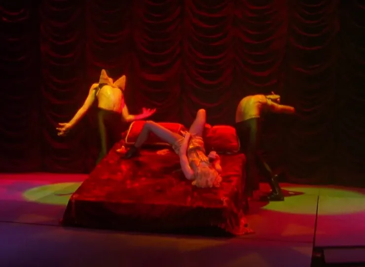 瑪丹娜在床上自我歡愉