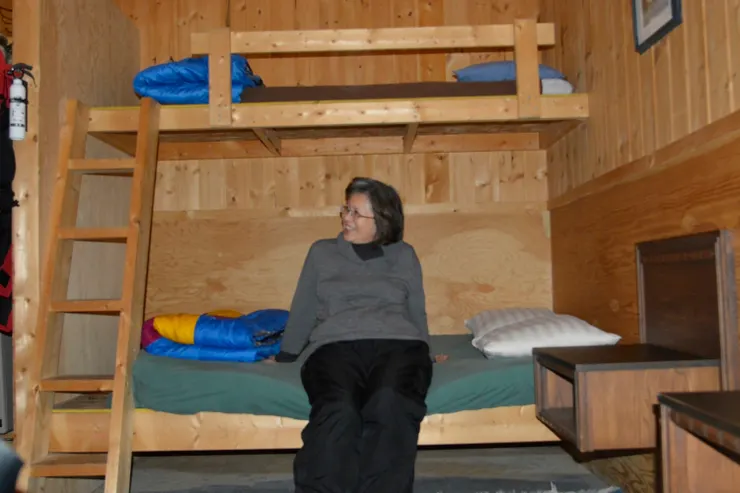 我們獨佔了一間四人房的小木屋