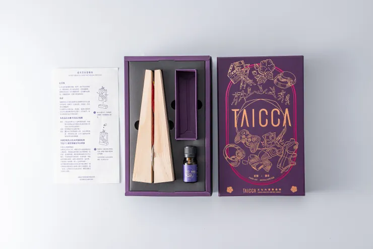 盛芙蓉」的精密刀模立體設計，使用永續紙材，打造可擴香、可替換的功能型設計