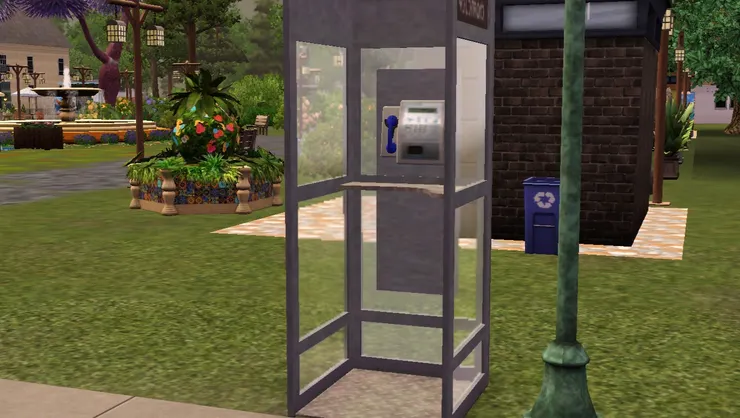 真的有電話啊，不像現在很多亭裏的電話都拆掉了。現在很少人用電話亭了。