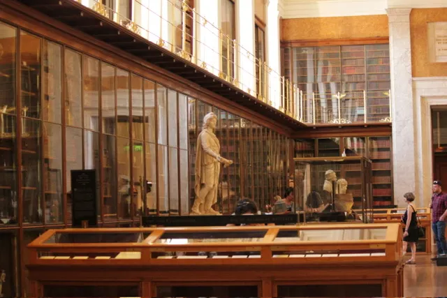  大英博物館藏書範圍，是不是有些像 Daunt Books 的內部呢？（照片來源：作者）