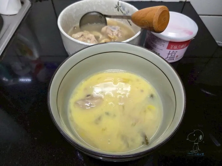 剝皮辣椒雞蒸蛋