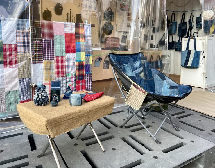 ▲ 這些都是油牛仔褲巧手變身的再生製品