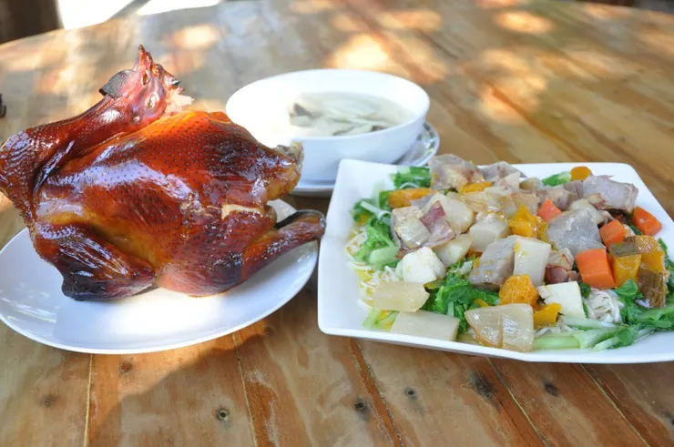 三芝區「牧蜂休閒農場」除了食農教育，亦有特色料理供民眾品嘗