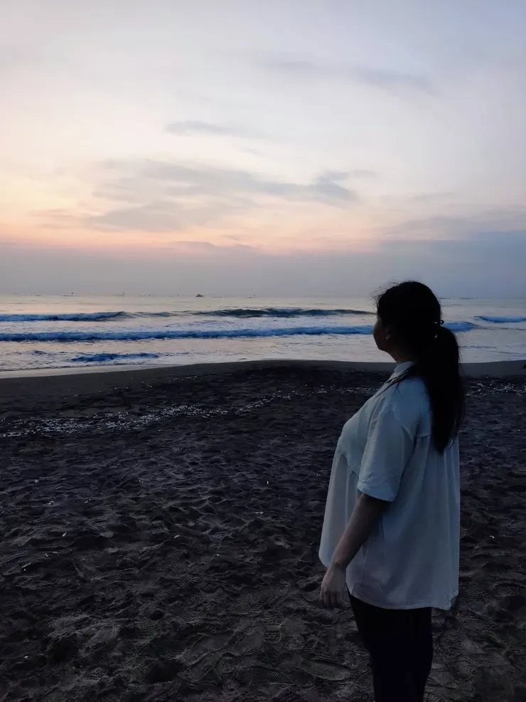 側面看不到腰線就會顯厚