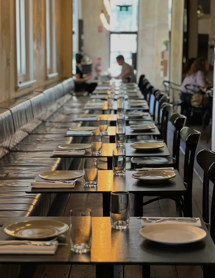 燈光美、氣氛佳的用餐環境