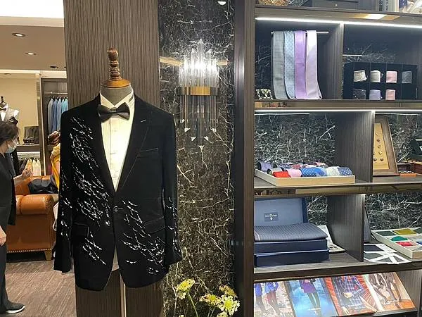 ＋（結婚登記懶人包）紅氣球自助婚紗～專業妝髮、絕美婚紗、獨家