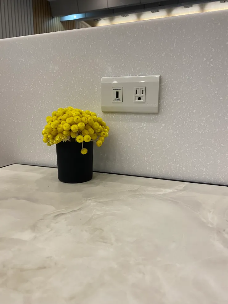 座位旁都有插座