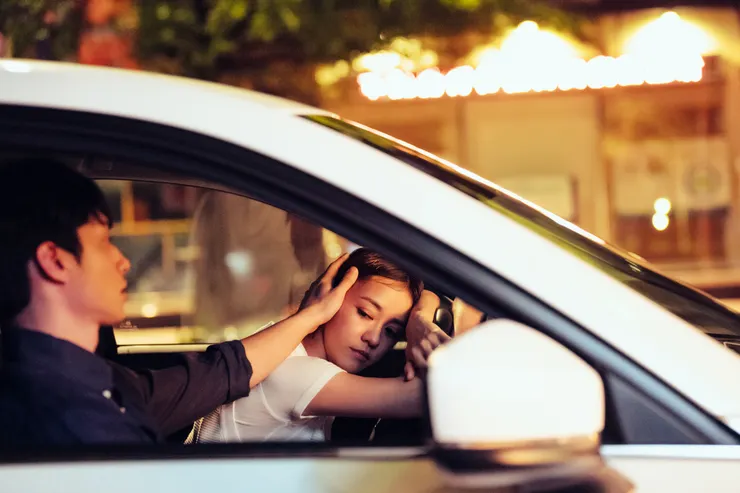 面對著對家庭已經意興闌珊的老公，薇芳試圖從保羅身上尋求慰藉