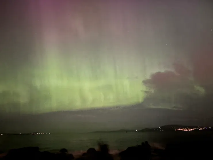 墨爾本這幾天看得到極光囉，照片取自朋友分享