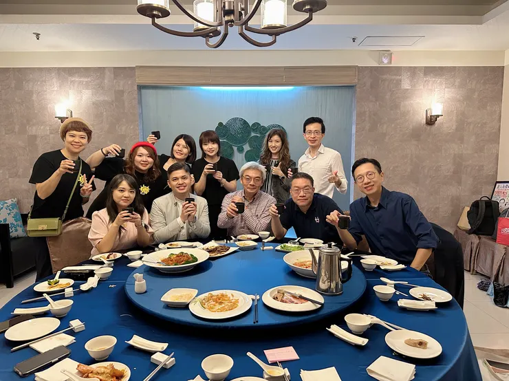 匆匆來跟大家打個招呼便離開的小冬瓜，幸好還是一起留下了珍貴的合影