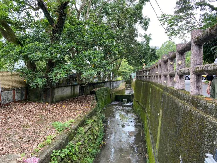 萬盛溪北支流明渠