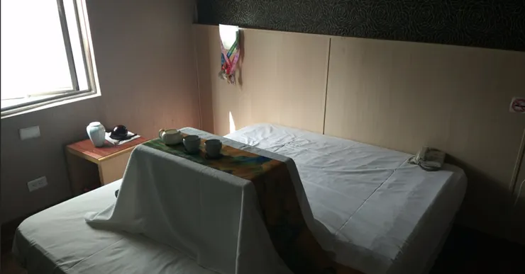 我在商雄防疫飯店過中秋