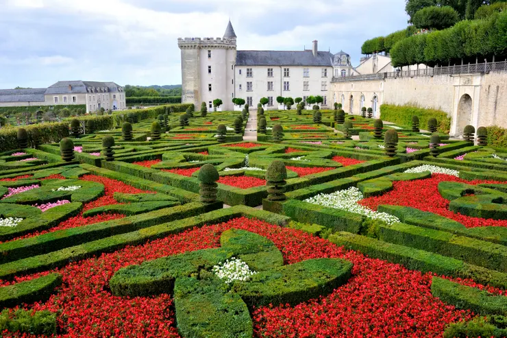 【花園一角與城堡】