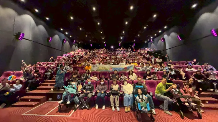 謝謝願意帶孩子來的每一位朋友，謝謝你們在孩子心中種下那顆種子~ 這部小眾的片子真的很可惜，不像迪士尼皮克斯的動畫片能見度高。 可以推薦給更多人～