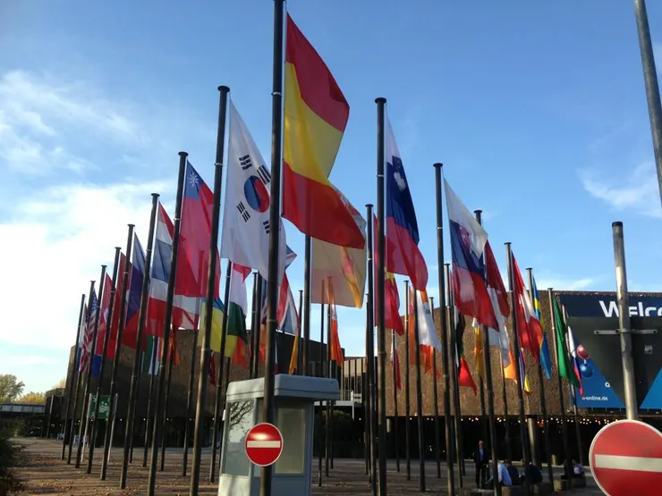 在國外看到自己國家的國旗飄揚，真的好感動