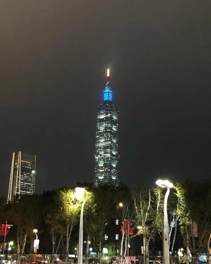 夜，於國父紀念館附近拍攝的101