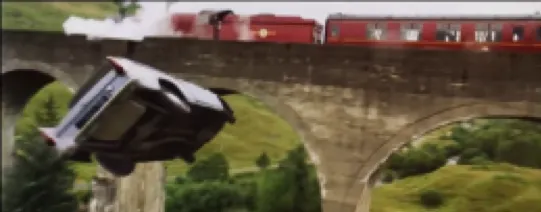 驚險的飛車畫面