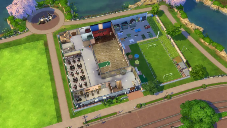 學校樓高三層，從地下看起。