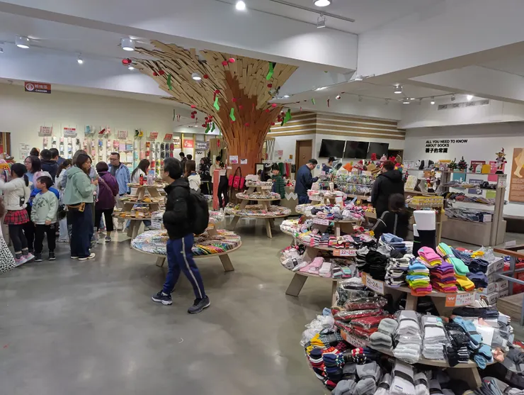 超大的襪子專賣區