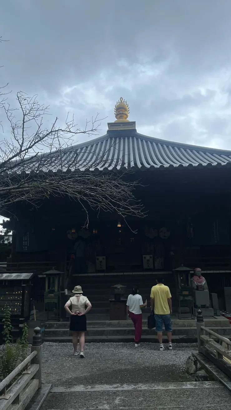 屋頂的寶珠實在很吸睛。