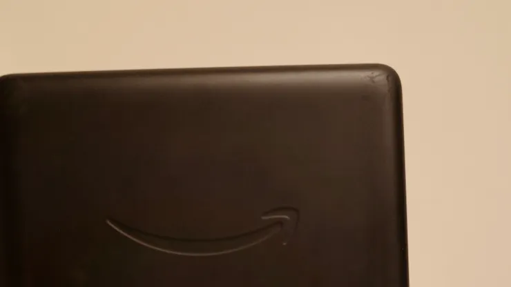 裸機手感好加上常拿來拿去，代價就是有明顯的使用痕跡