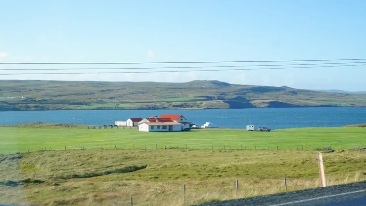 冰島車程中透過車窗拍攝景色