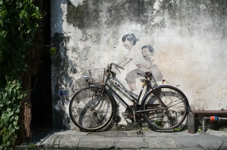 檳城最有名的壁畫：姊弟共騎