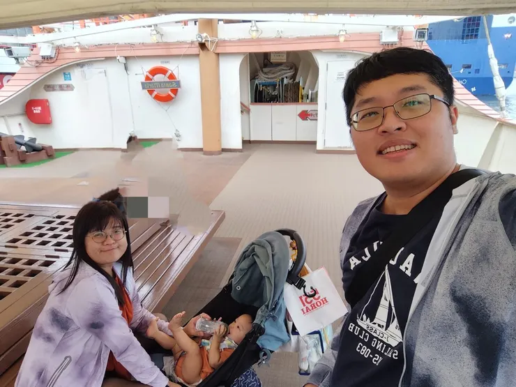 一上甲板第一層，珍豬就到了餵奶時間