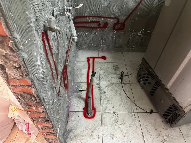 ▲廚房翻修前(水電配置)