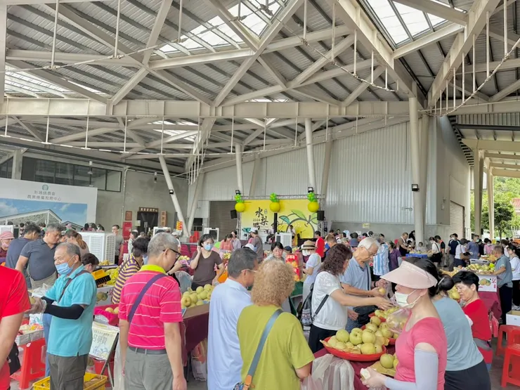 新埔水梨節是新竹地區規模最大的，每次舉辦都人山人海