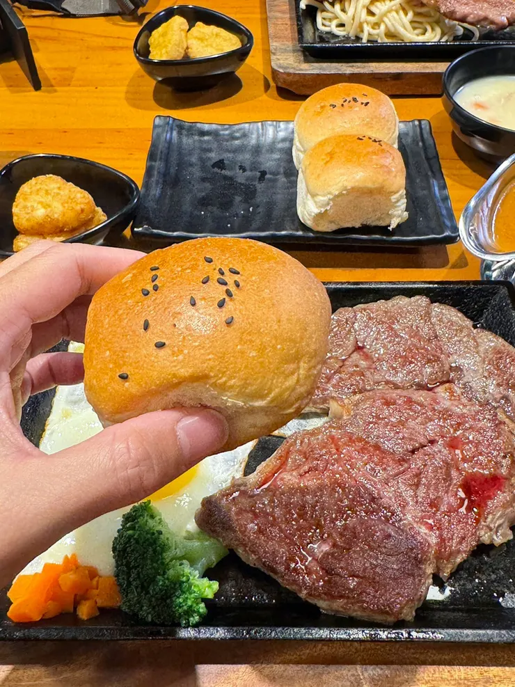 台南牛排推薦～魔力牛牛排館-安平文平店│平價牛排美味不打折！