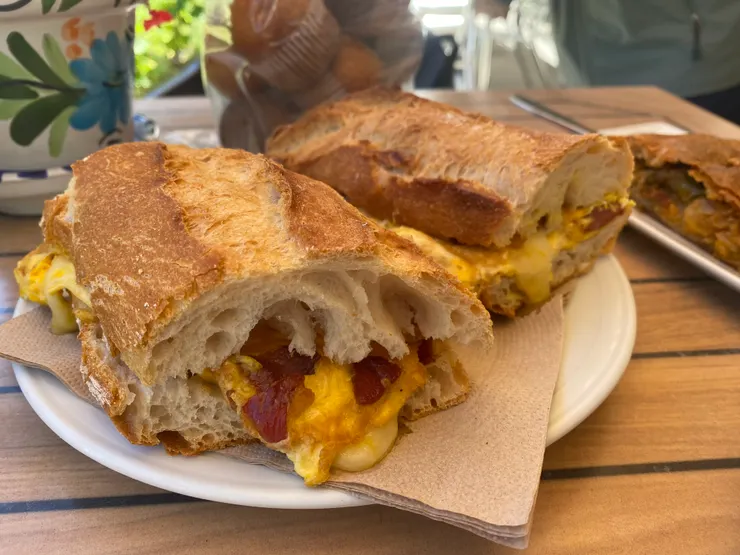 是熱的三明治（感人）