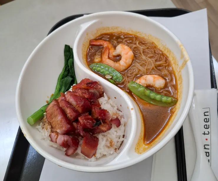 香港機場店家的鴛鴦餐