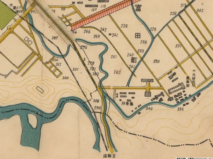 1939計畫街道路圖，可見繞行龜山的瑠公圳