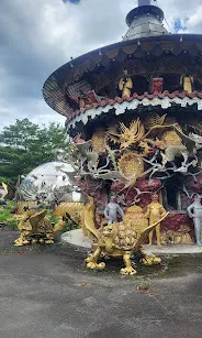 仙人及有翅膀的神獸固守金爐(圖片截圖於網路)