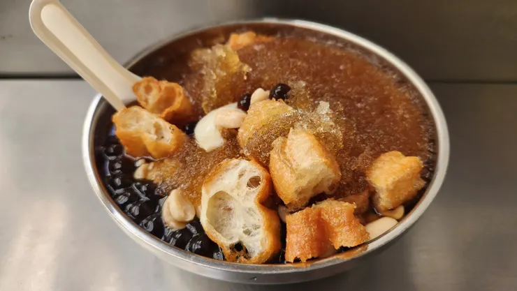 回程繞去烏日市場吃豆花。