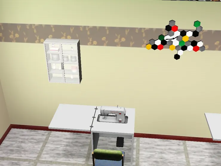 牆上的櫃子擺放著零零碎碎的用品。