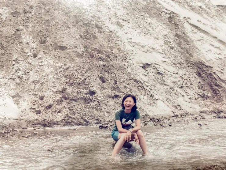 翻拍底片，16歲時的自己，攝於屏東旭海