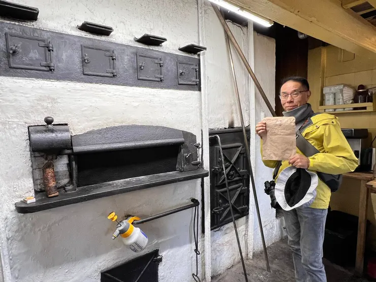 使用 1884年服役至今已180 年的老烤箱及當時的食譜製成