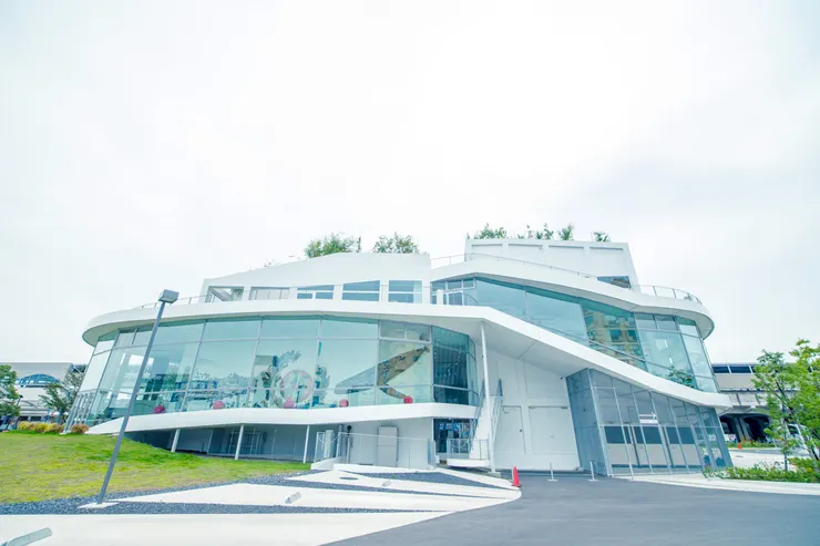 休館日の太田市美術館・図書館へ
