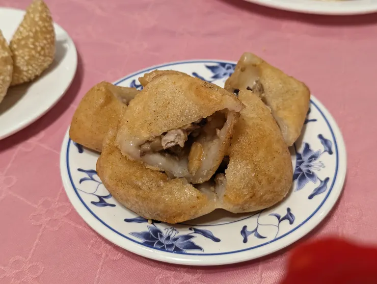 金獅樓的鹹水餃也好吃有層次