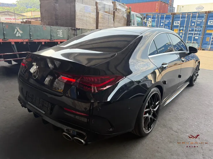 2025 CLA45S 黑武士順利抵台拆櫃！完整解析外匯車從韓國裝櫃到台灣開櫃檢查流程，包含車況確認、配備核對與交車前準備，現車同步開放預約賞車。
