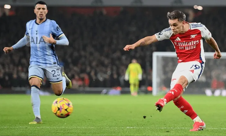 托沙特抽射破網助阿仙奴反勝2:1