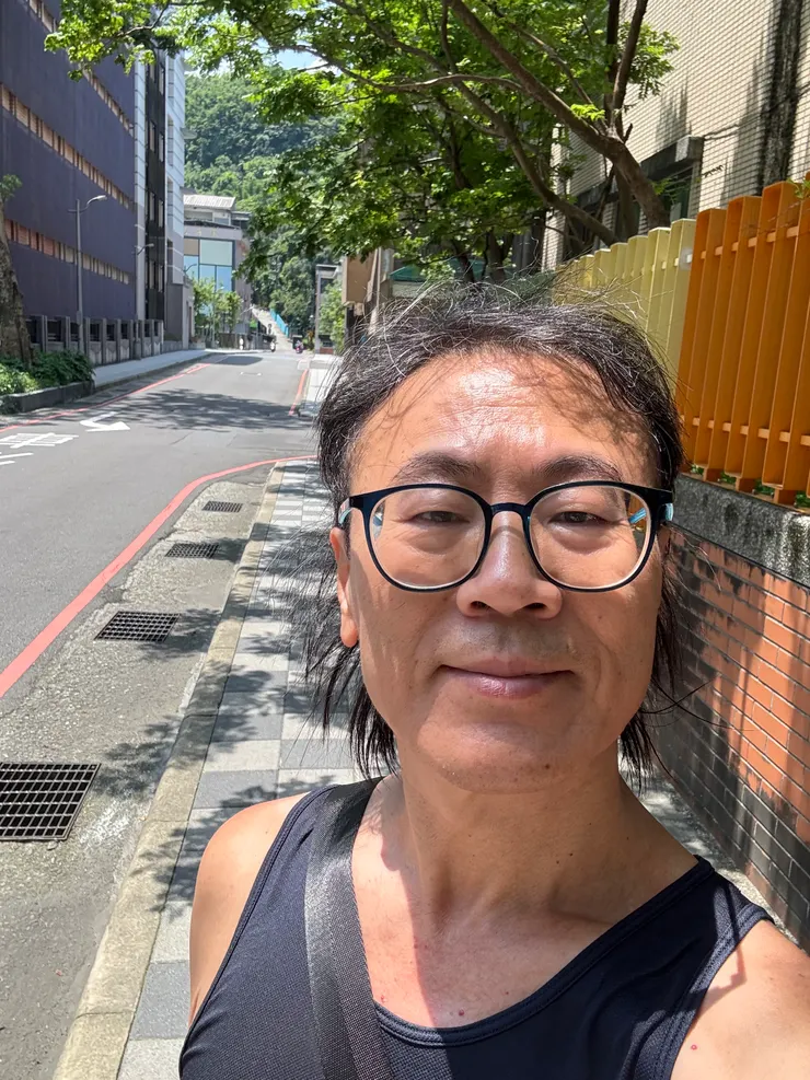 兩間國小之間⋯⋯