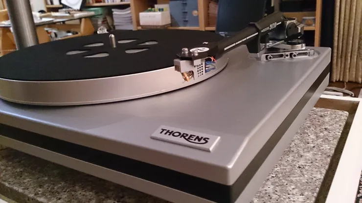 Thorens TD 850 LP 唱盤