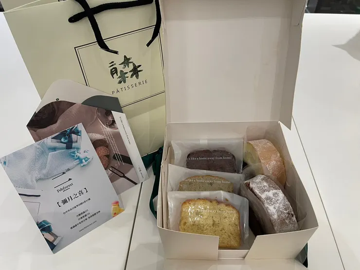 58％巧克力蛋糕捲、法國香草生乳捲、檸檬假期蛋糕、巧克力栗子期蛋糕、玄米奶茶假期蛋糕